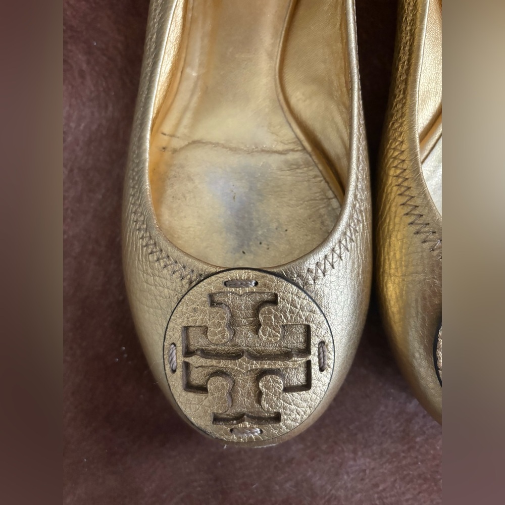 Tory Burch Metallic Gold Leather Logo Ballet Flats - Picture 3 of 10